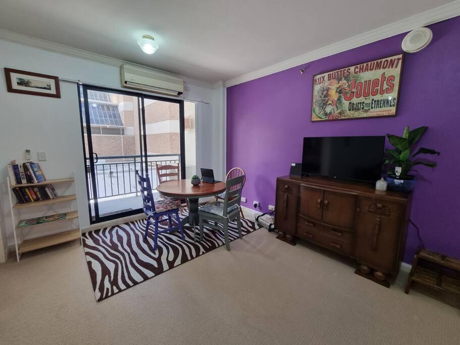 Little Monica Apartment- Spacious, Affordable & Central — Photos 3