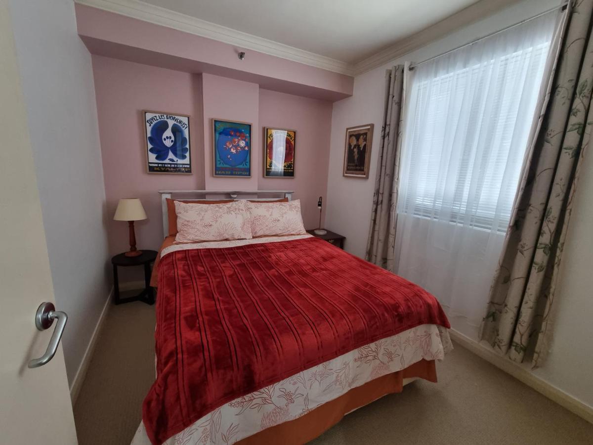 Little Monica Apartment- Spacious, Affordable & Central, Perth